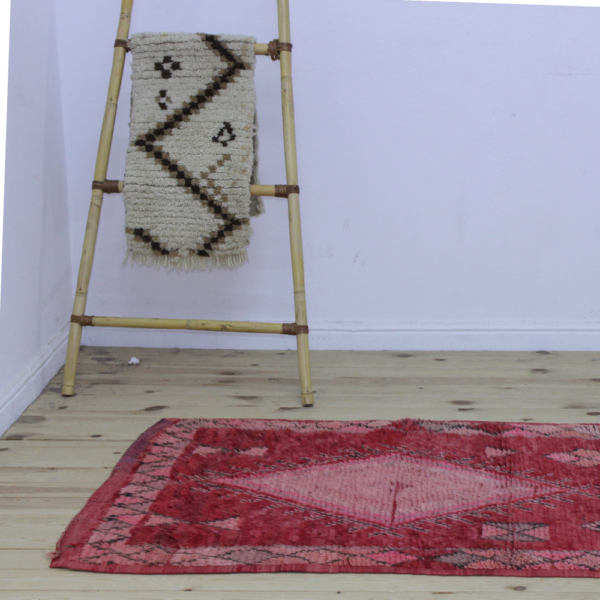vintage rug - Handwoven Pink Berber Runner Rug (91x270 cm)