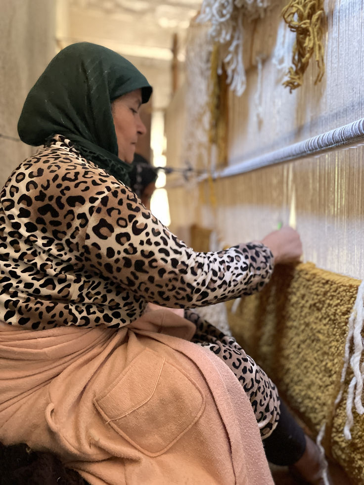 A new hand-knotted rug in the making